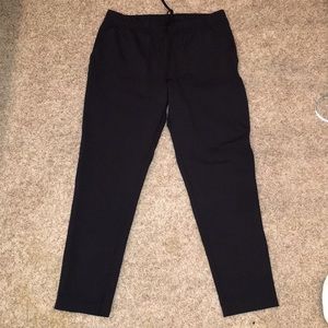 Lululemon on the fly pant